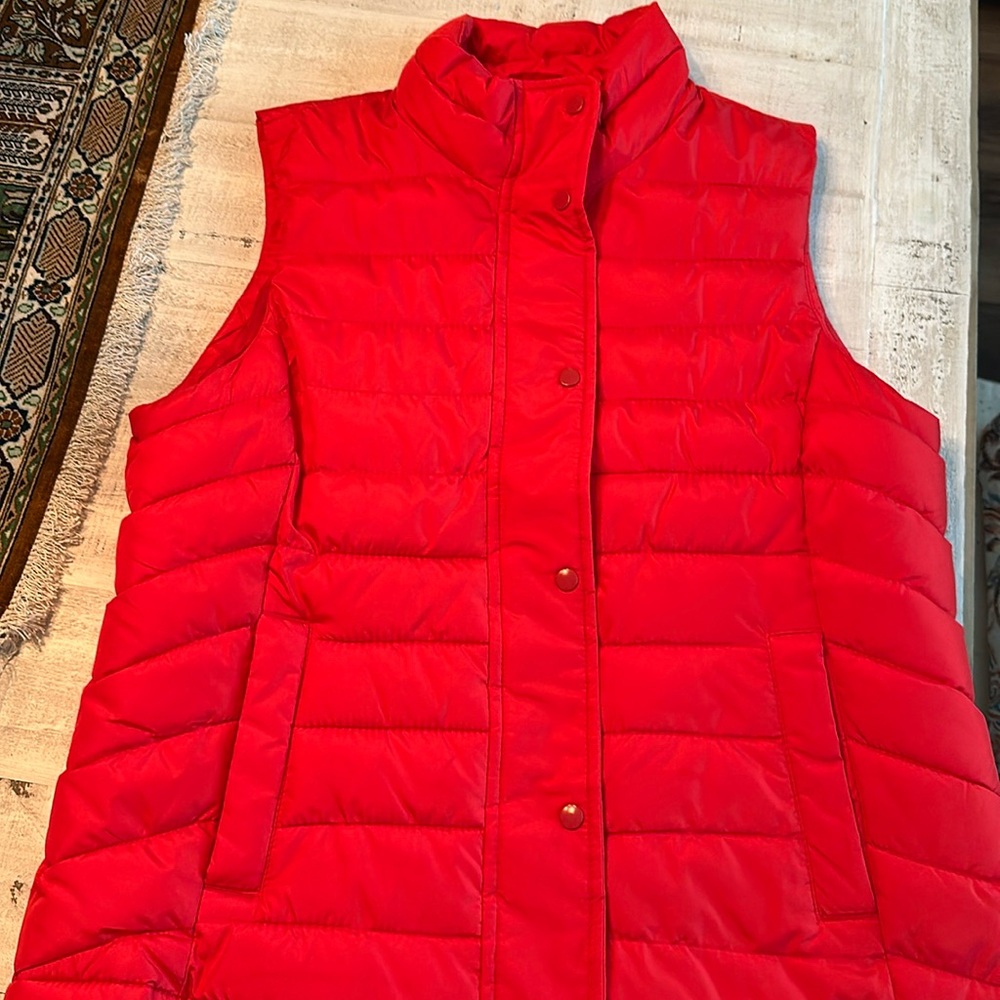 GAP Women's Puffer Vest Size M